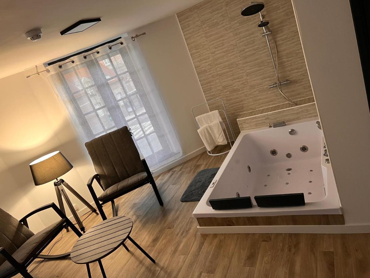Liebeshotel Magnifique Loft 35m2 Jacuzzi Rvb Night 1 *